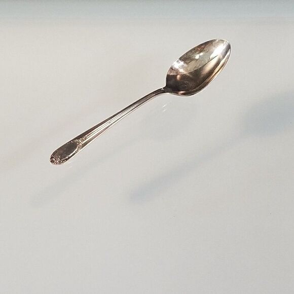 Rogers & Bro 1937 RAPTURE GARLAND Pattern Soup Spoon Reinforced Plate IS - Picture 3 of 7